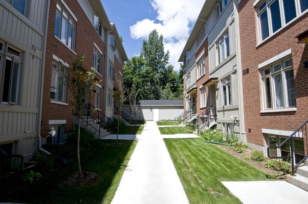 2-795 Montreal Road